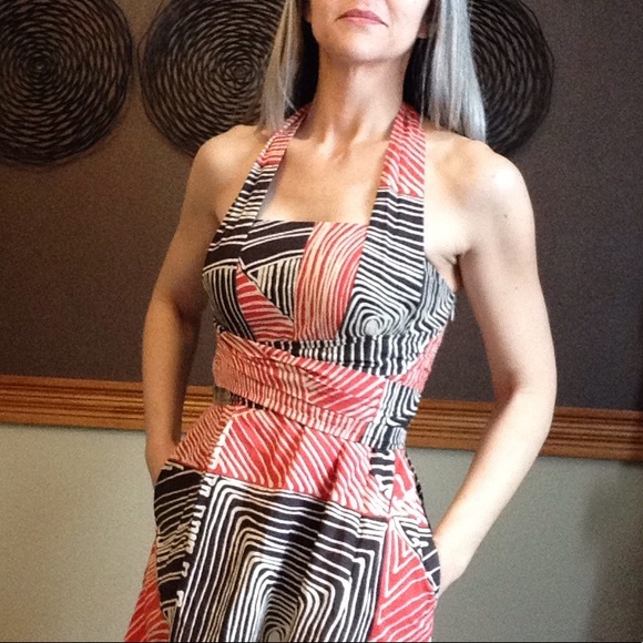 Anthropologie Dresses & Skirts - we ❤️ vera ANTHROPOLOGIE vintagey halter dress 2